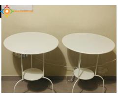 2 petites tables