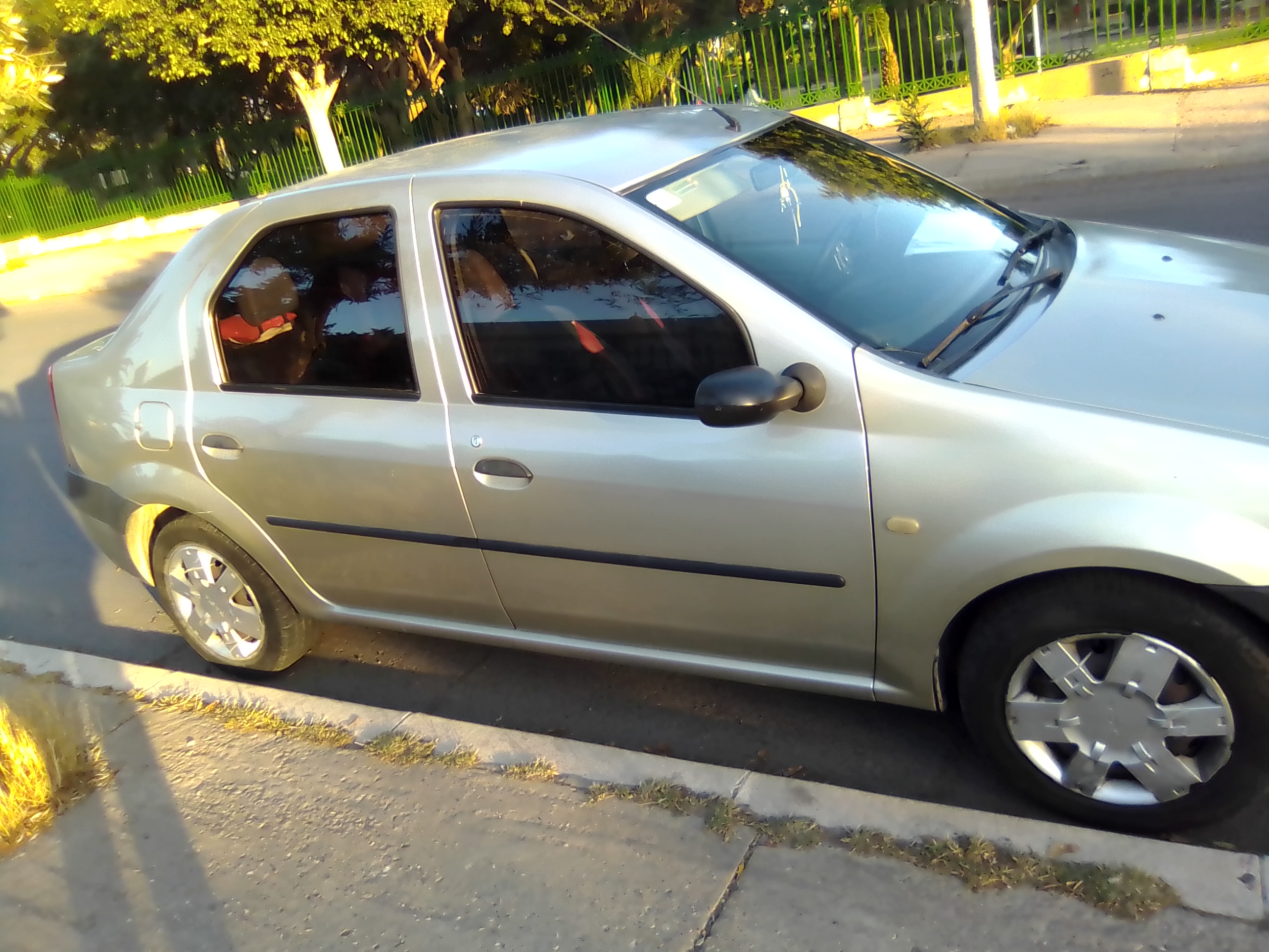 DACIA LOGAN TOUTES OPTIONS 2007