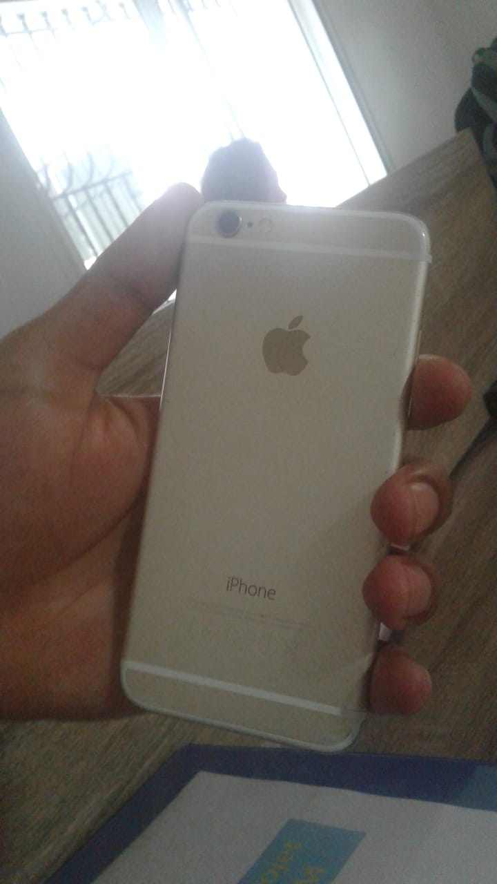 iPhone6 GOLD 64GO