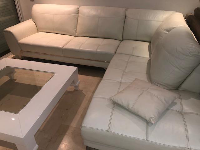 salon italien en cuir blanc a vendre en tres bon etat