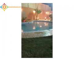 Villa neuve avec petite piscine construction moderne