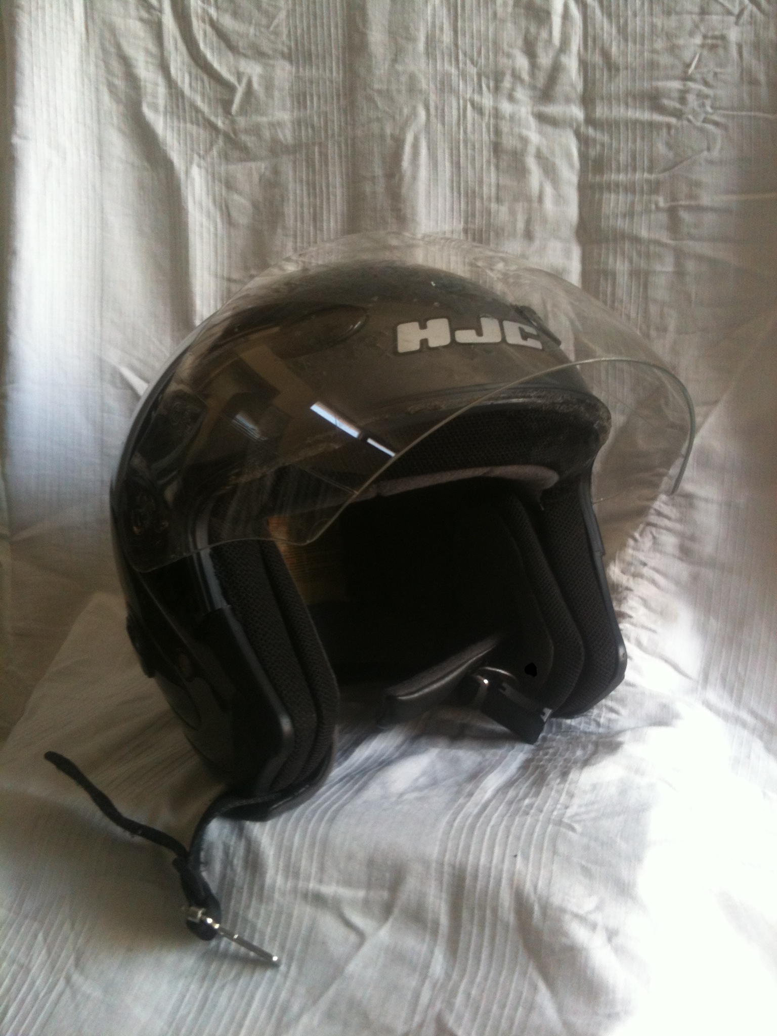 Casque moto et scooter HJC noir