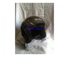 Casque moto et scooter HJC noir