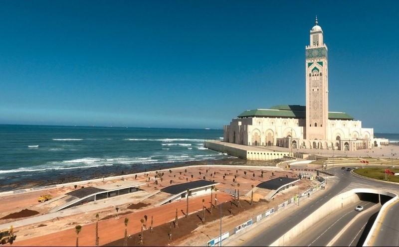 3 Terrains à vendre 5353m2, 410m2 et 100m2 à côté de la Mosquée Hassan II Casablanca