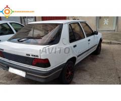 Peugeot 309