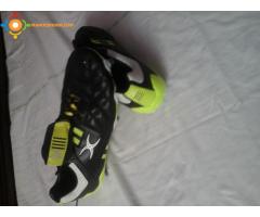 des chaussures de foot neuf très confort