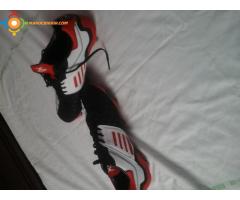 des chaussures de foot neuf très confort