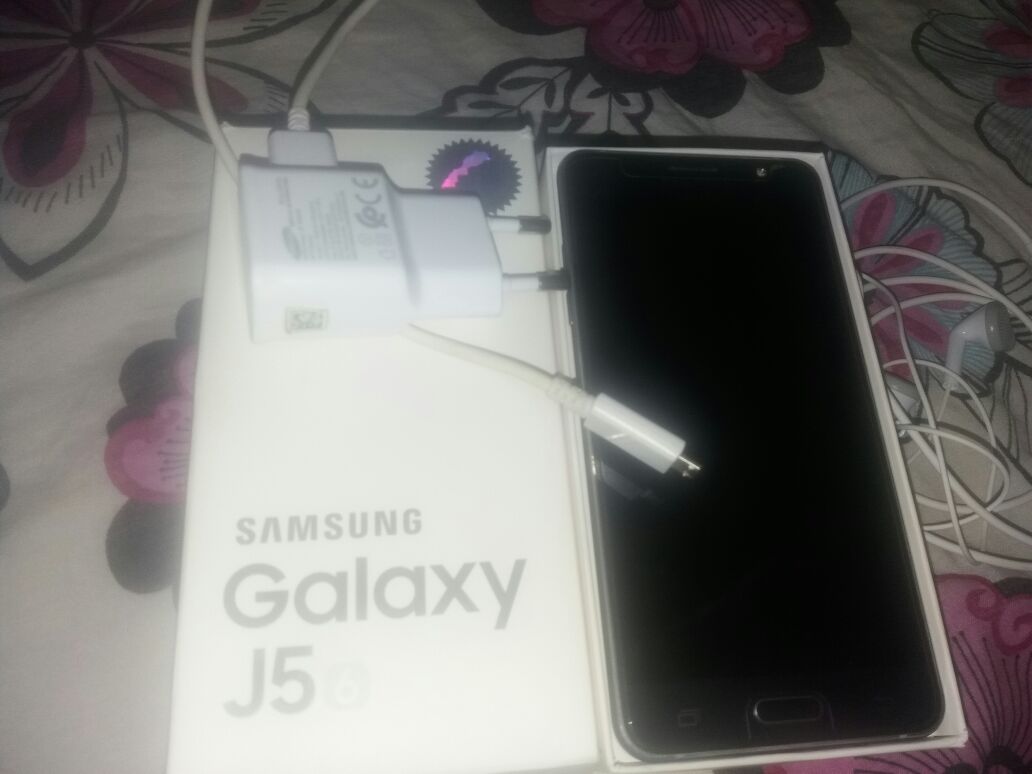 Samsung galaxy j5 2016