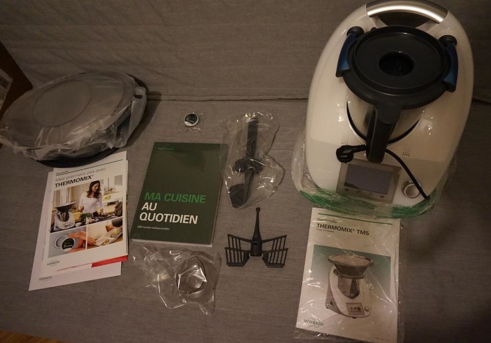 Robot thermomix tm5 encore neuve sous garantie