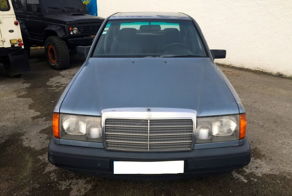 Mercedes-Benz 200 D