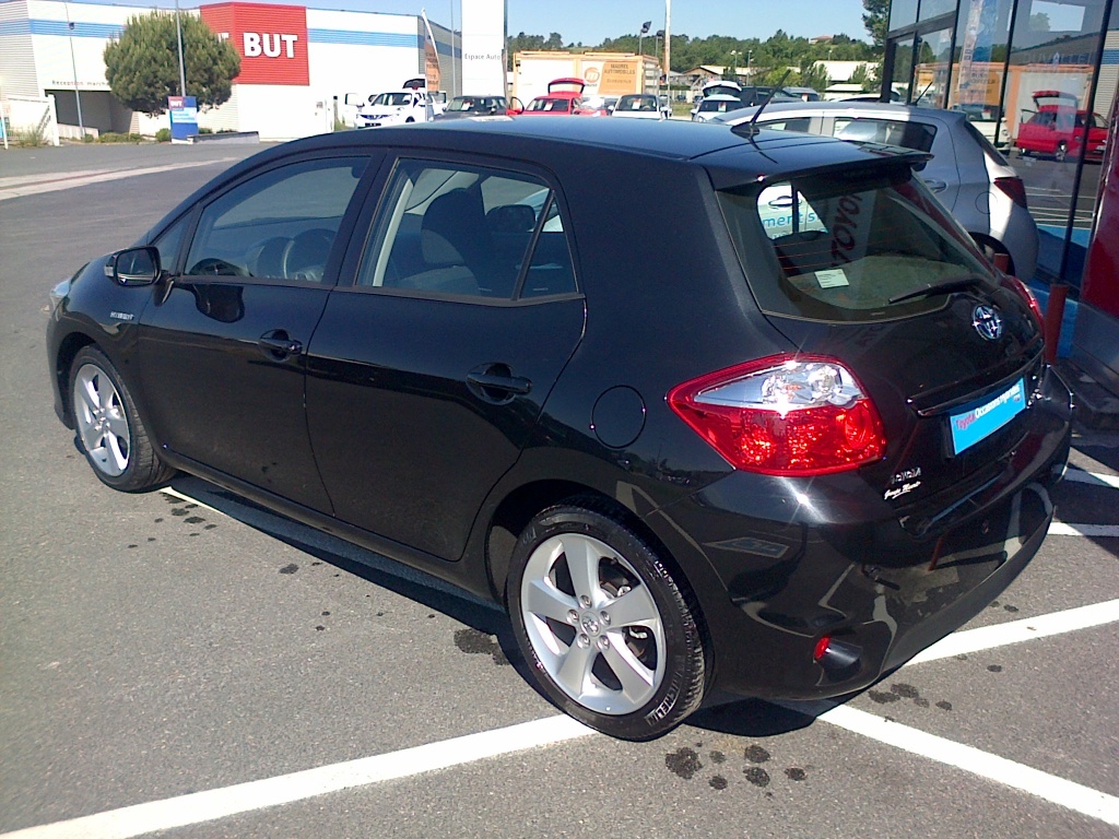 Toyota Auris Diesel toute option série limitée -2011