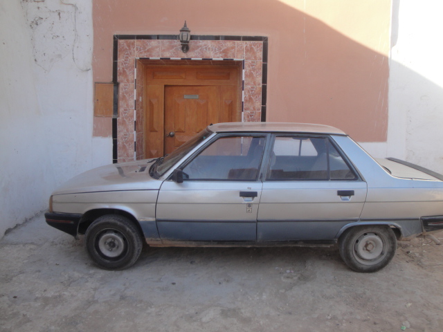 RENAULT 9