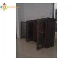 placard bon etat et table neuve