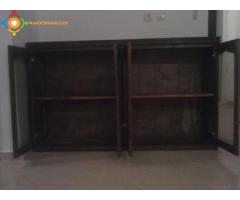 placard bon etat et table neuve