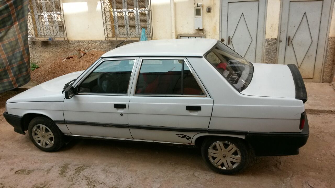 R9 mazala n9ya motor n9i modèle 93