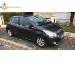 Peugeot 208 1.6 e-hdi 92 cv 50 000 DH