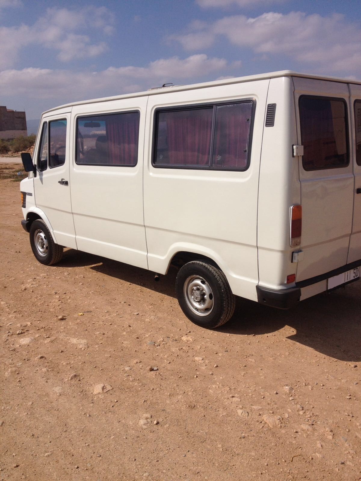 Mercedes-Benz 207D Diesel -1987