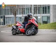 Scooter 3 Roues 350cc avec permis B comme le Piaggio MP3