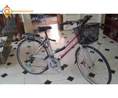 A vendre très belle bicyclette au prix de 2000 dhs gsm 0617016696