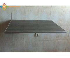 طاولات تنطوي و تركب على الجدران