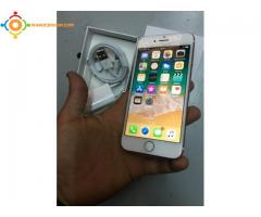 Iphone 16 Gb GOLD