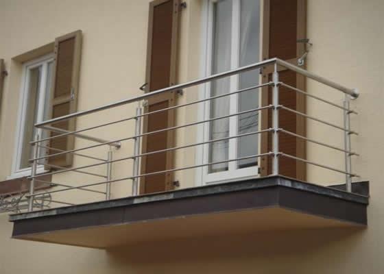 Menuiserie d'aluminium et inox, travaux de verre, moustiquaire.