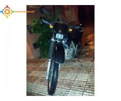 HONDA TORNADO MD34 MOTOCYCLETTE ESSENCE