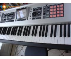 Roland Fantom X7