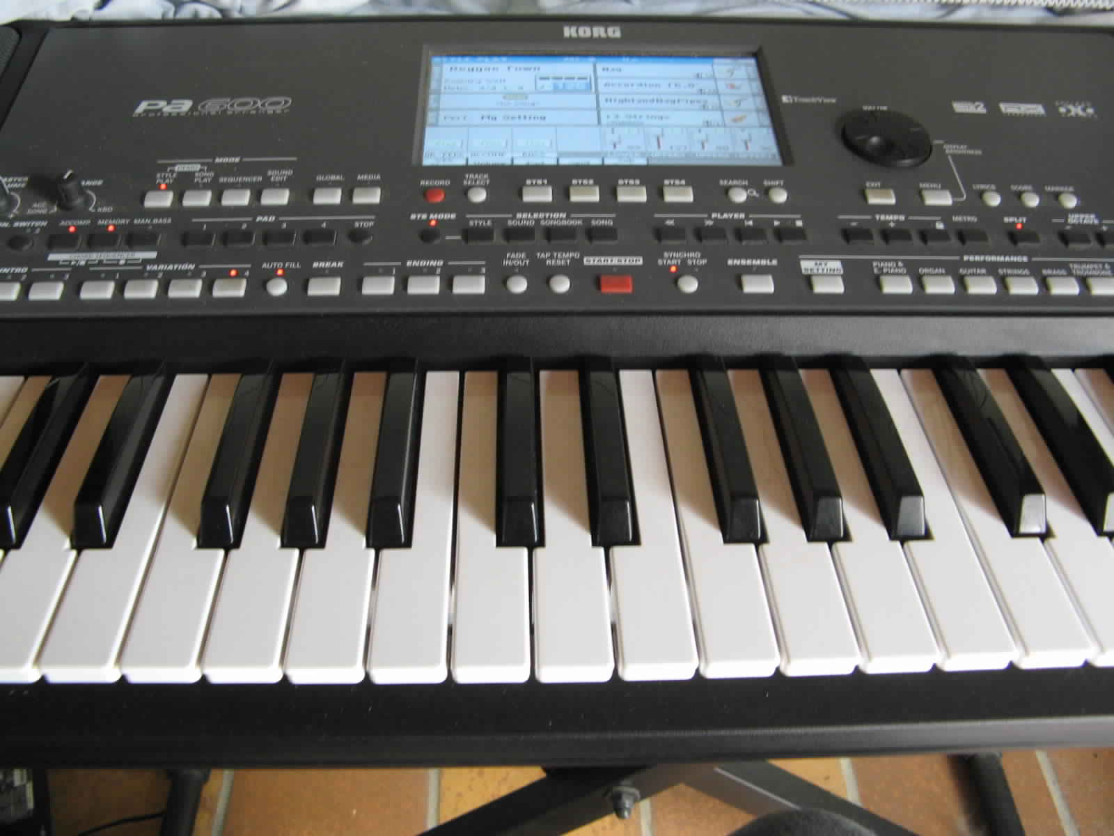 Korg pa 600 QT