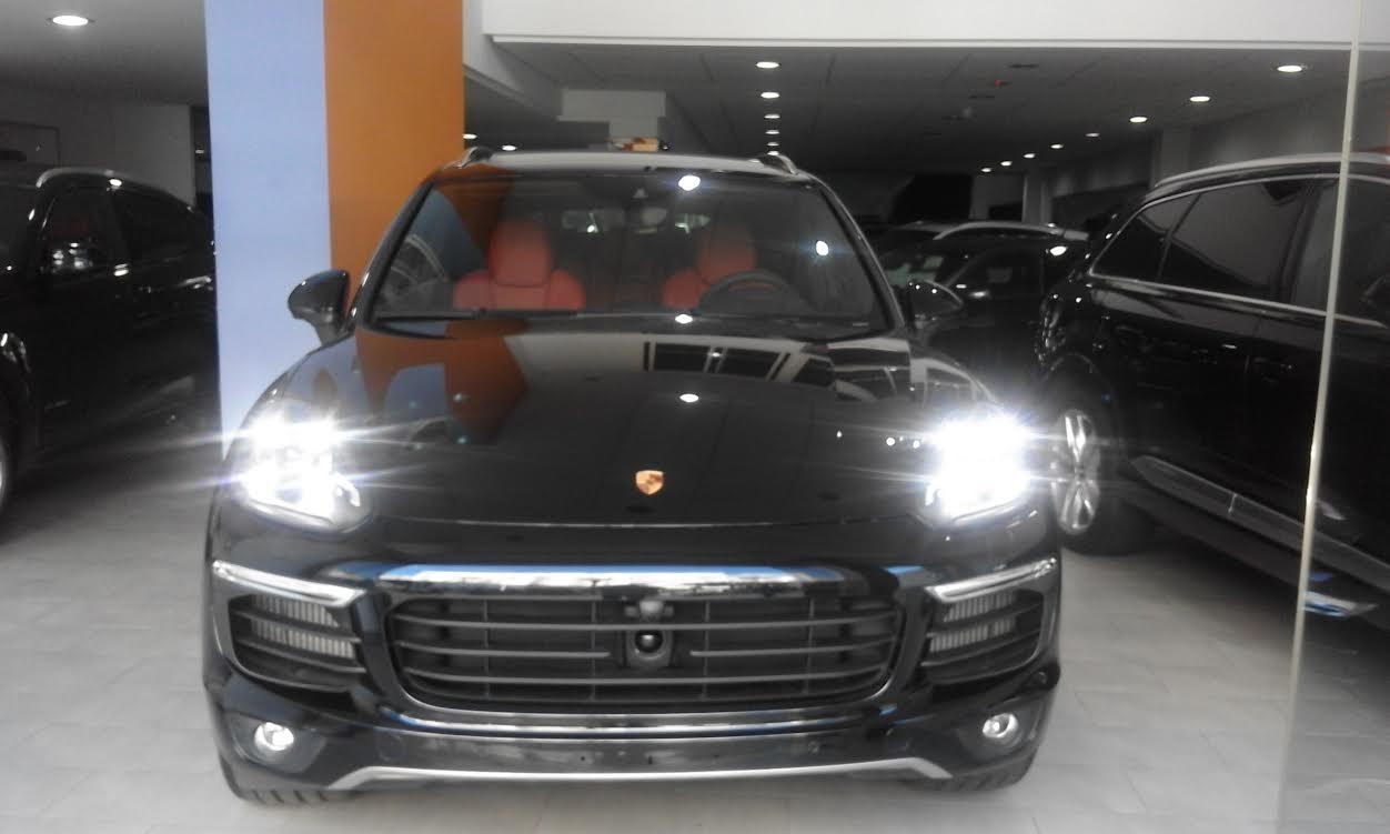 PORSCHE CAYENNE DIESEL 2015