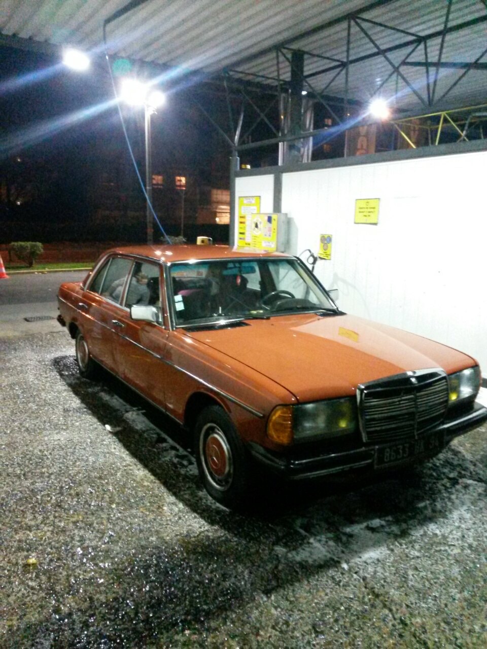 Mercedes 300d de 83 excellent etat Mercedes 300d de 83 excellent etat