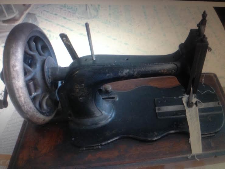 Machine a coudre ancienne singer 12k