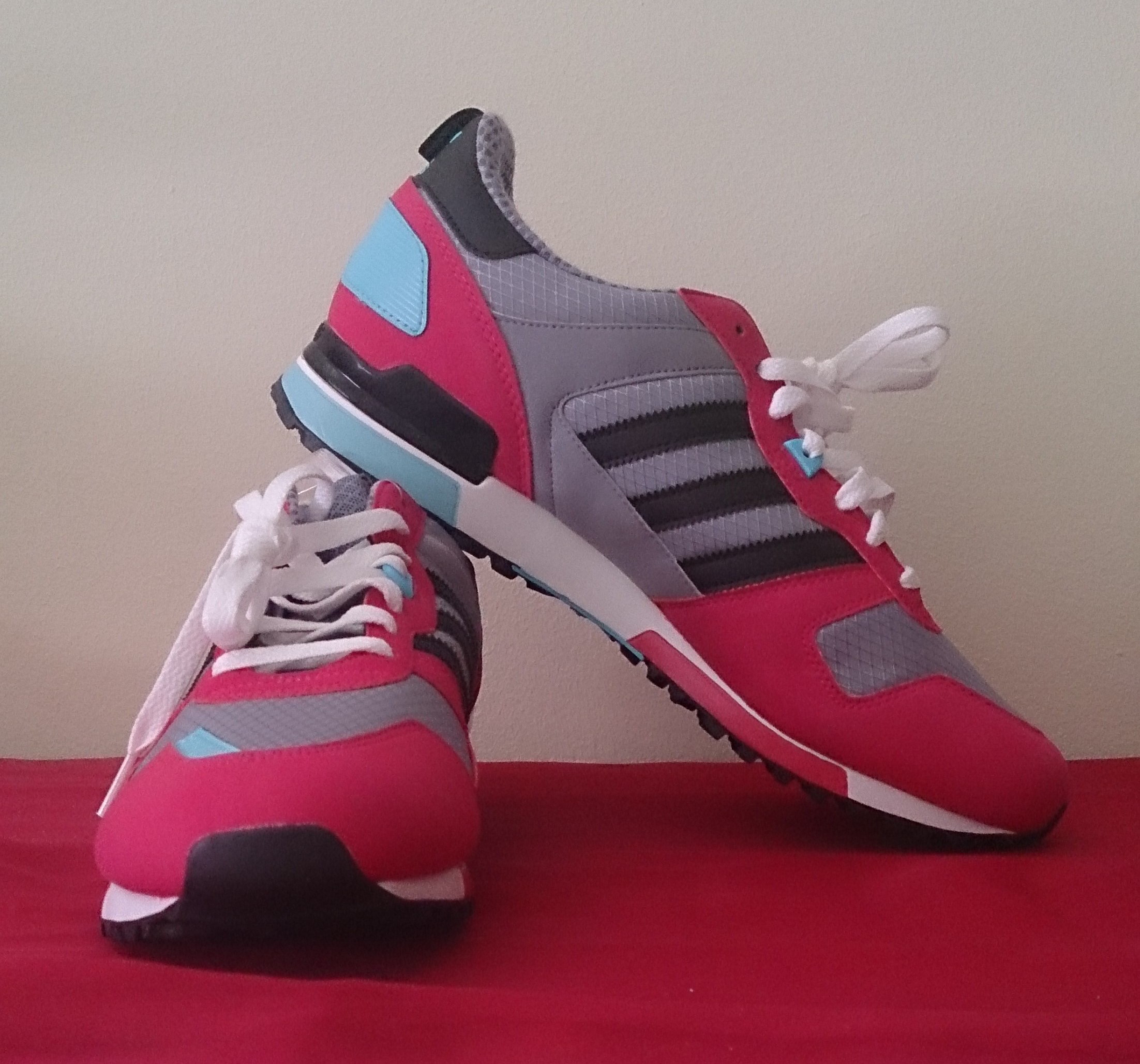 Chaussures Adidas ZX 700 De France