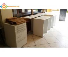 vendeur des meubles de bois d'import d'Espagne