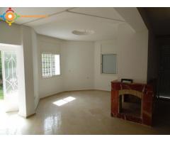 villa en location vide de 800 m² à Hay Riad