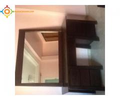 Commode en bois plus miroir