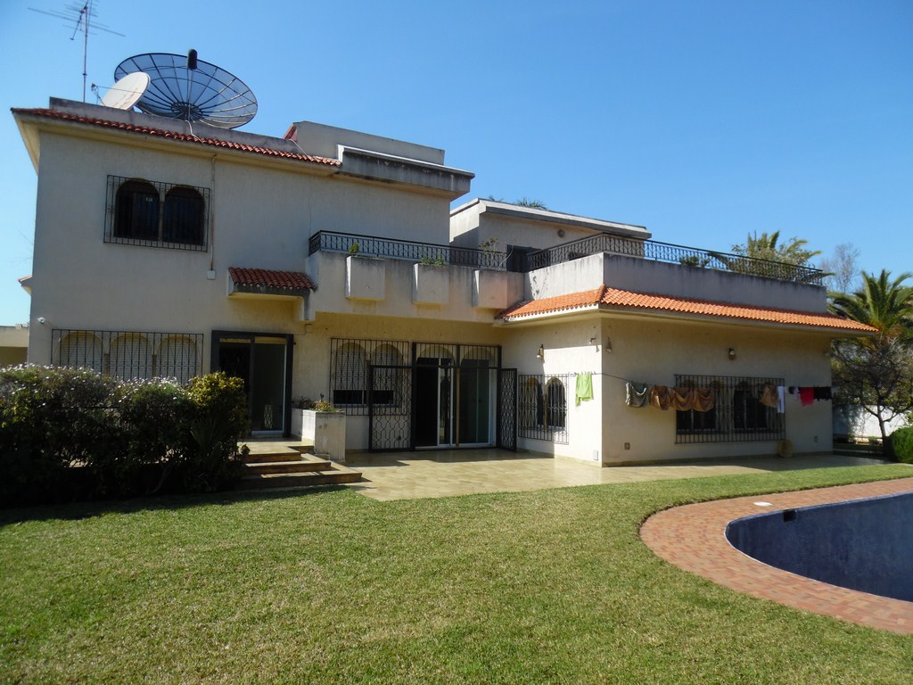 Villa spacieuse à vendre de 1200m² à Hay riad