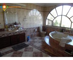 Villa magnifique de 2500m² à vendre à Bir Kacem