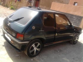 Voiture 205 a vendre