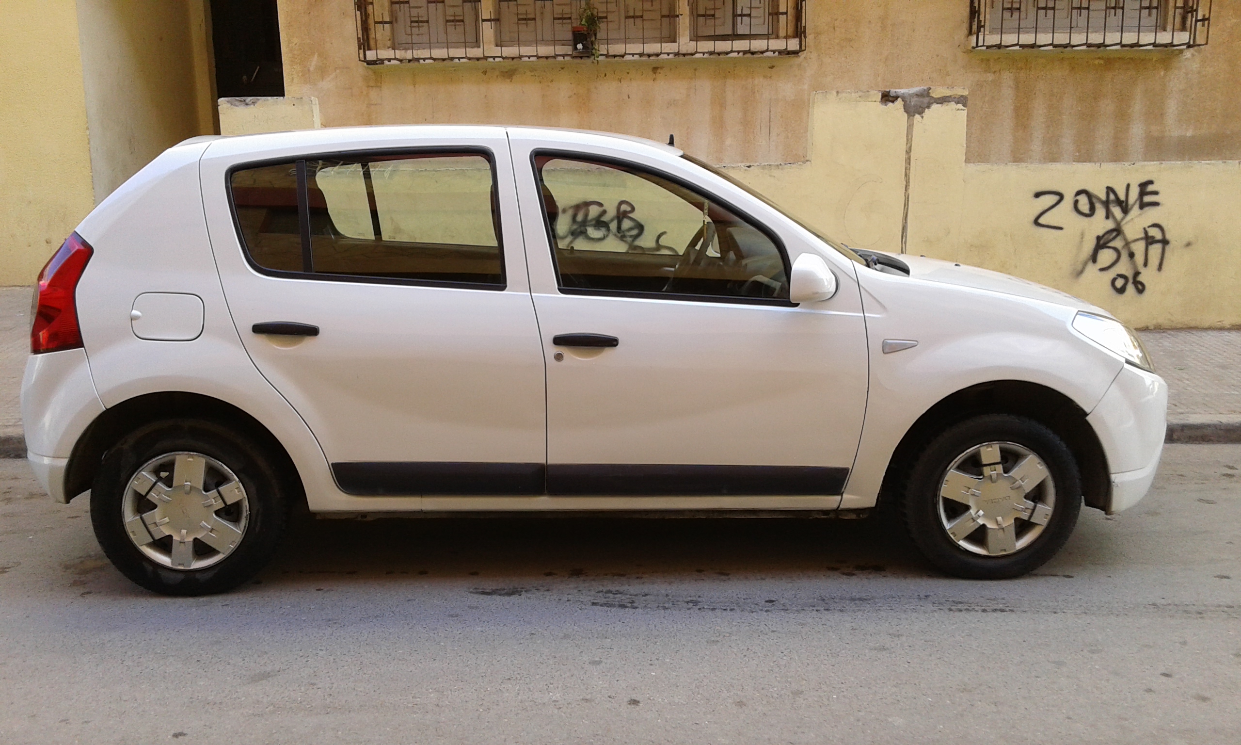 Voiture (Sandero) à vendre