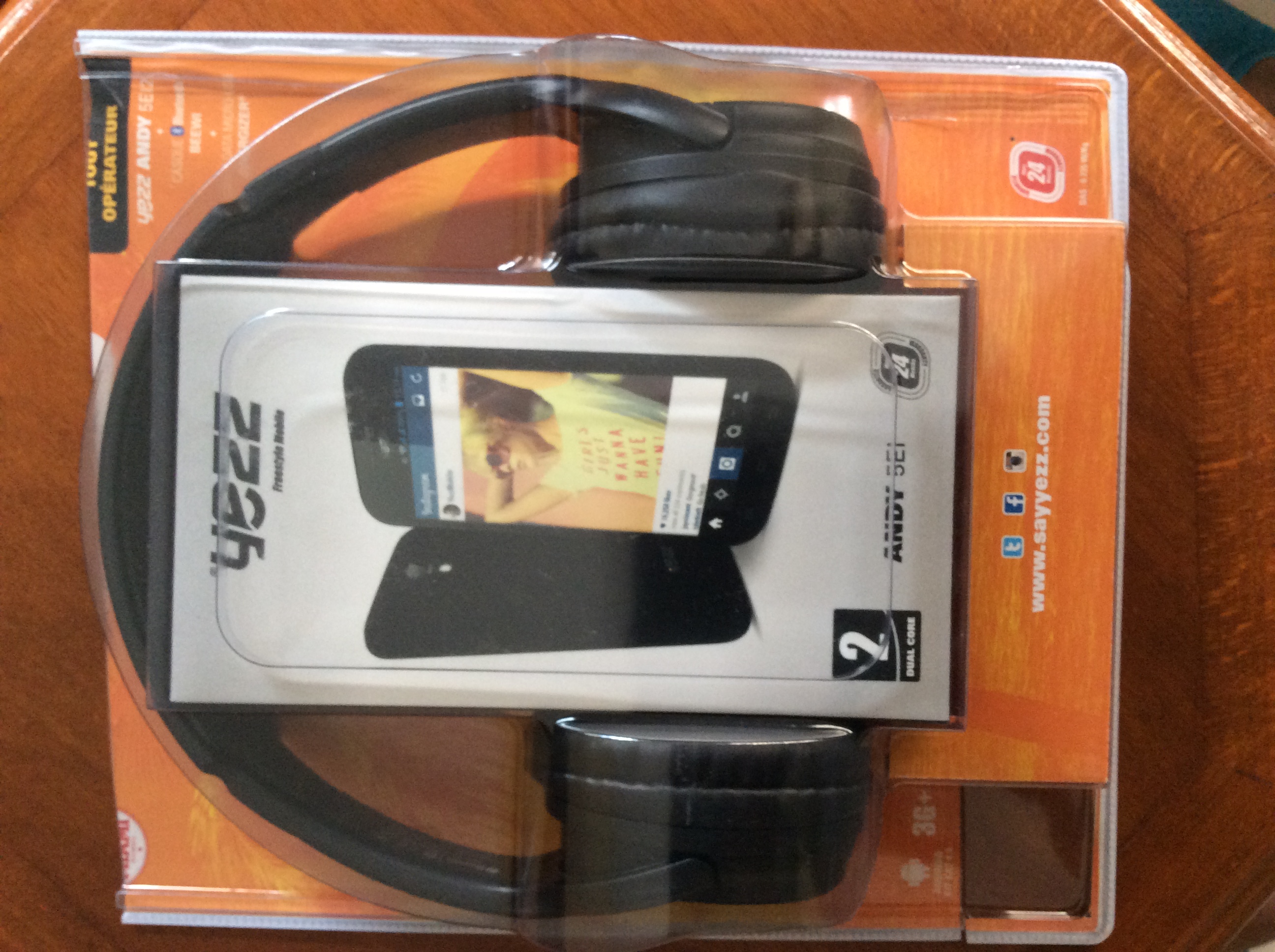 Smartphone avec casque neuf Smartphone avec casque neuf