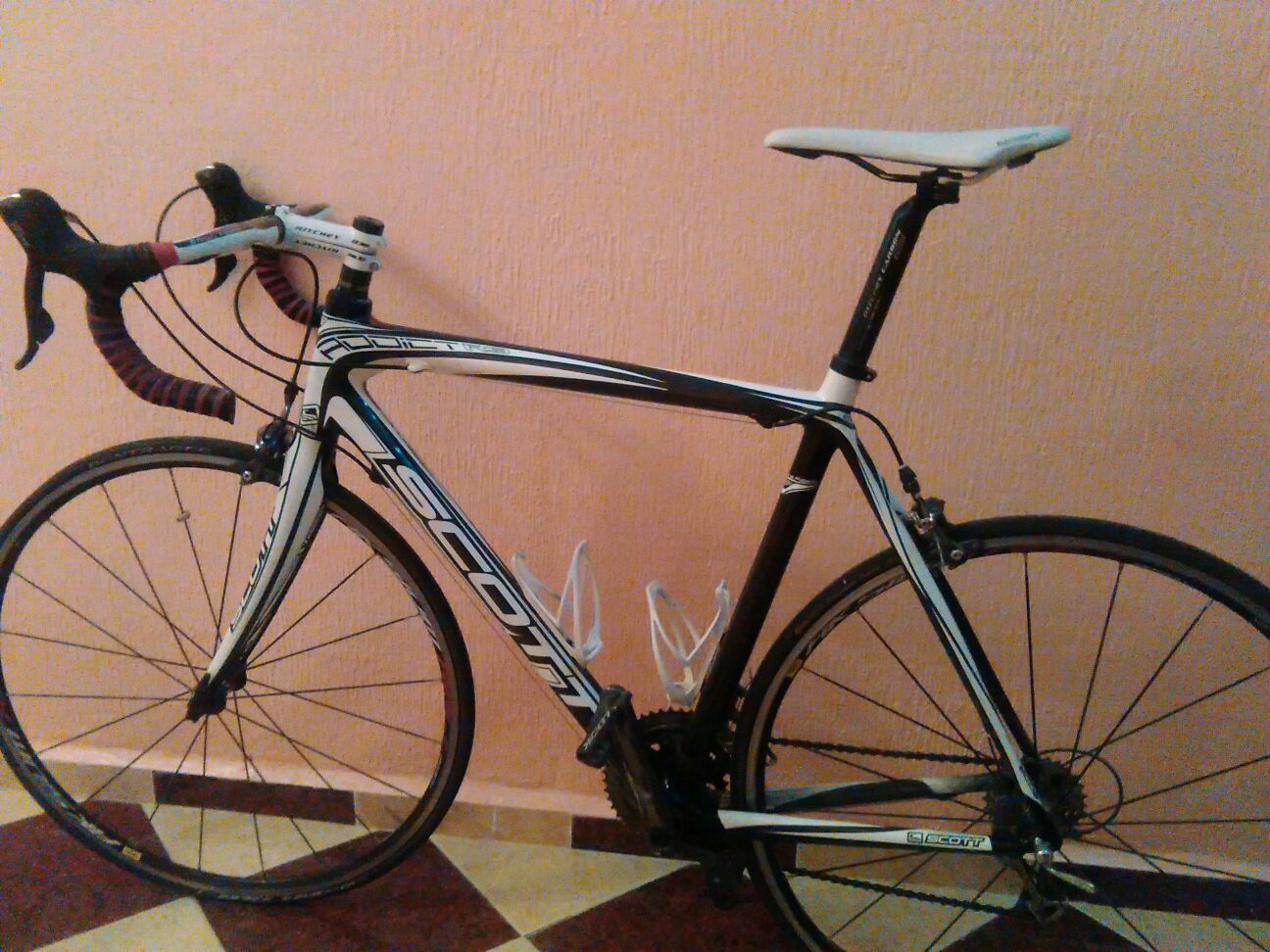 vendre velo de course scott addict R3