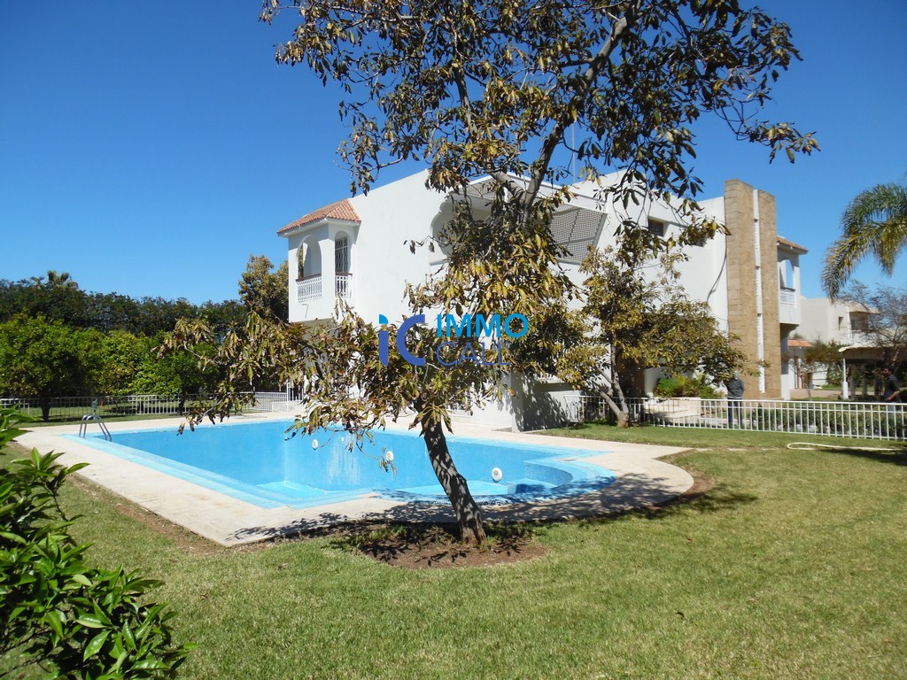 Villa moderne de 2000m² à vendre à Souissi