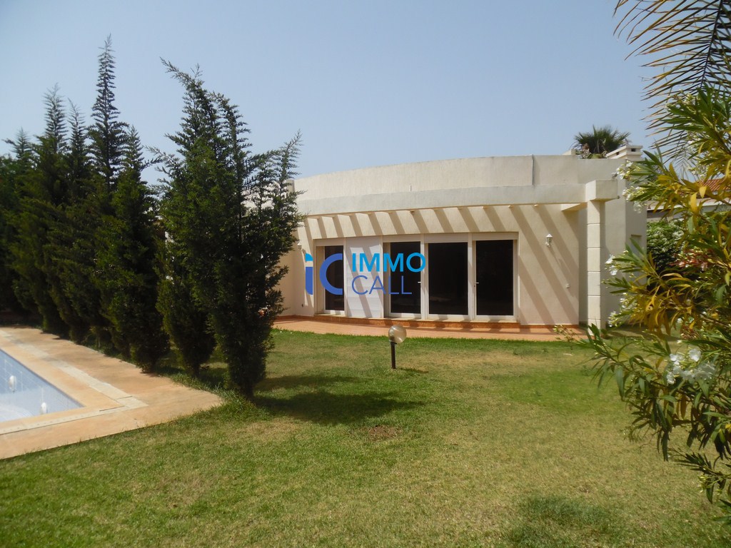 Villa moderne de 2000m² à vendre à Souissi-Rabat