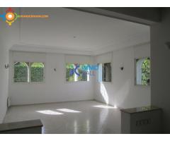 Villa moderne de 1000m² en location à Hay raid