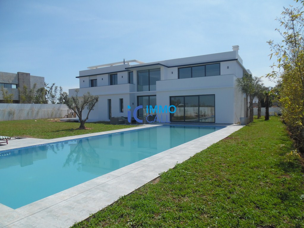 Villa vide de 2065m² à vendre à Souiss-Rabat