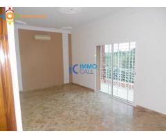 Villa de 1000m² en location à Souissi