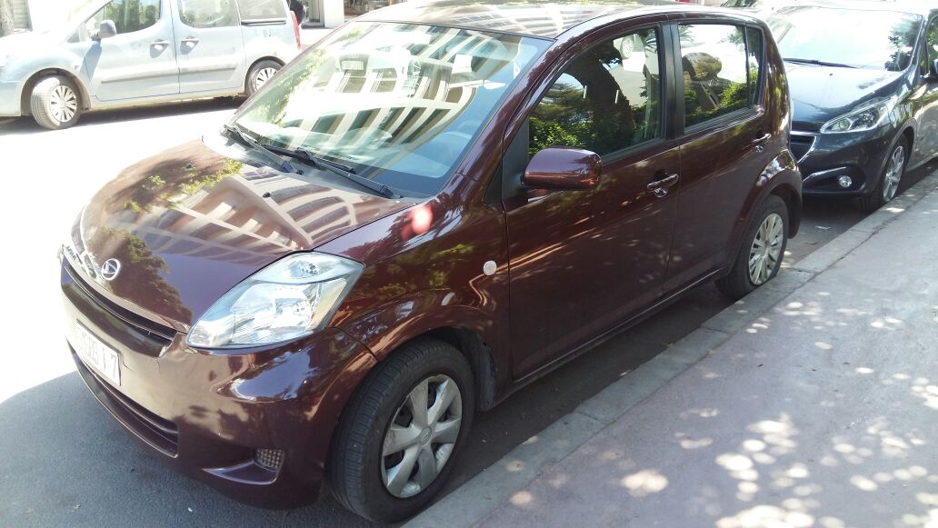 Voiture à vendre  sirion daihatsu