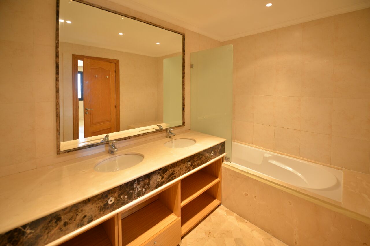 Location d'un appartement haut standing de 200 m2 avec piscine à Aïn Diab - Casablanca