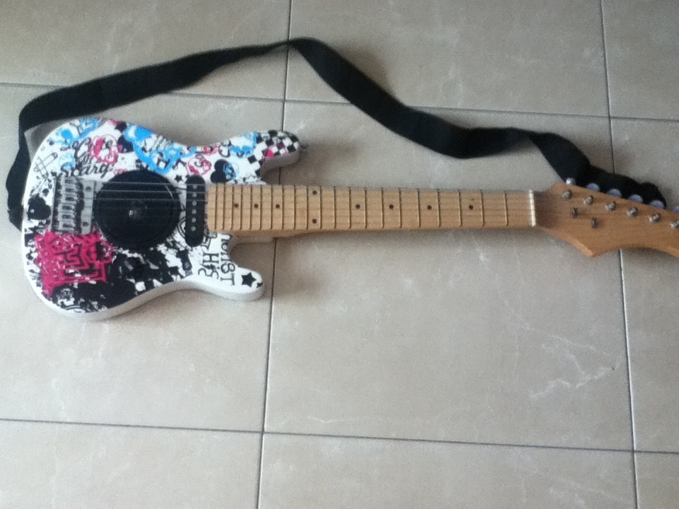 guitare électrique lexibook monster high